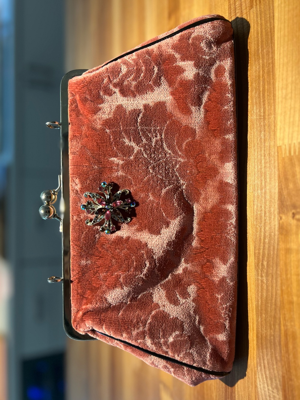 💖Glenda Gies Pink Rose Burnout Velvet Brooch Clutch Satchel - Picture 2 of 6